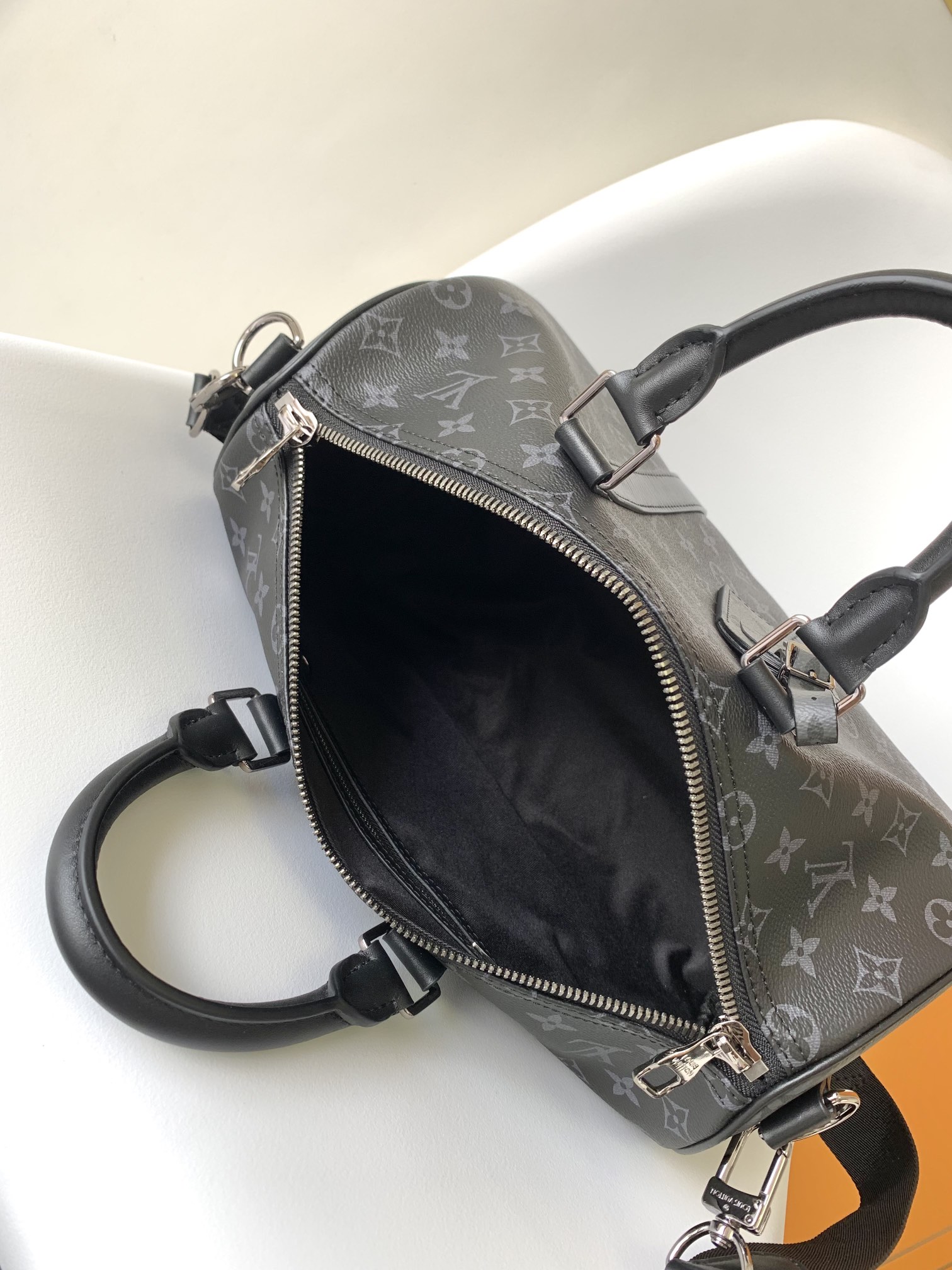 Louis Vuitton Keepall Bandoulière 35 Travel Bag in Monogram Eclipse Canvas - Image 9