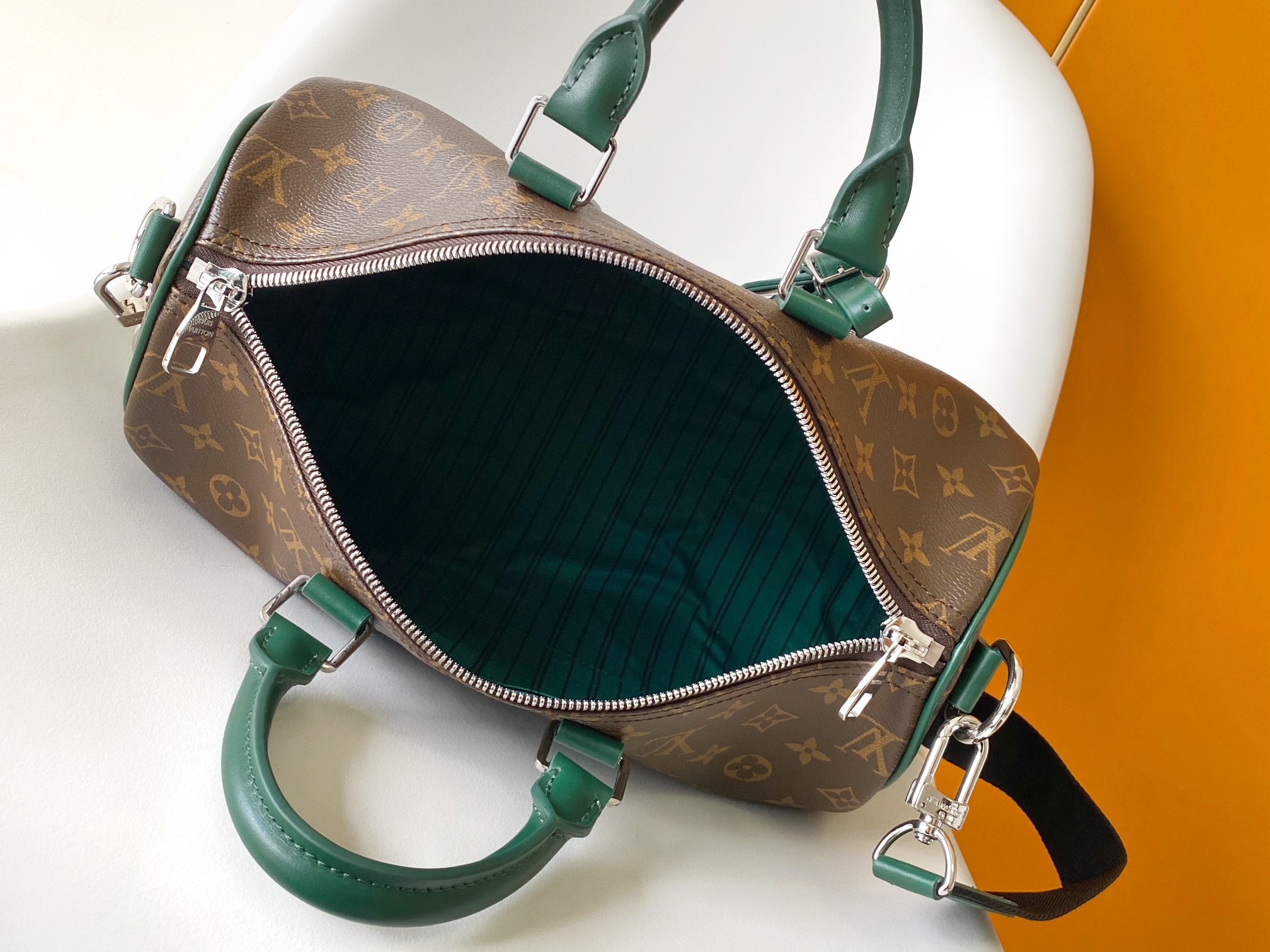 Louis Vuitton Keepall Bandoulière 35 Travel Bag in Monogram Eclipse - Image 9