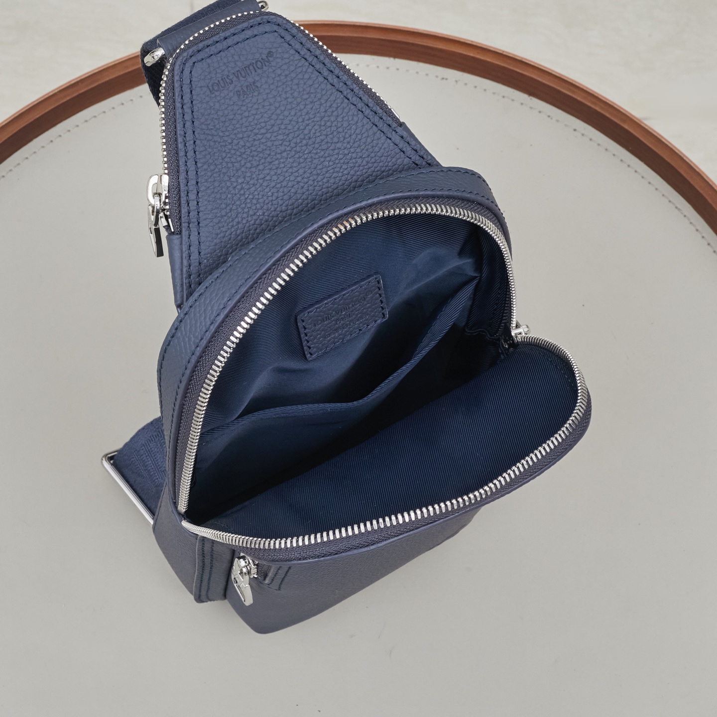Louis Vuitton Avenue Sling Bag PM - Image 9