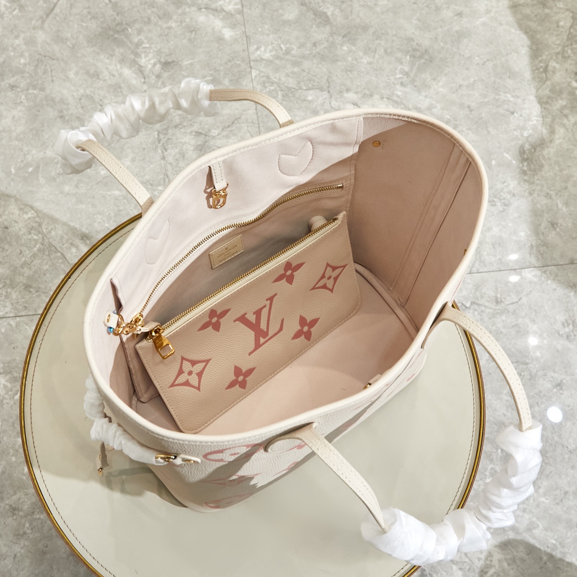 Louis Vuitton Neverfull MM Shopping Tote - Image 9
