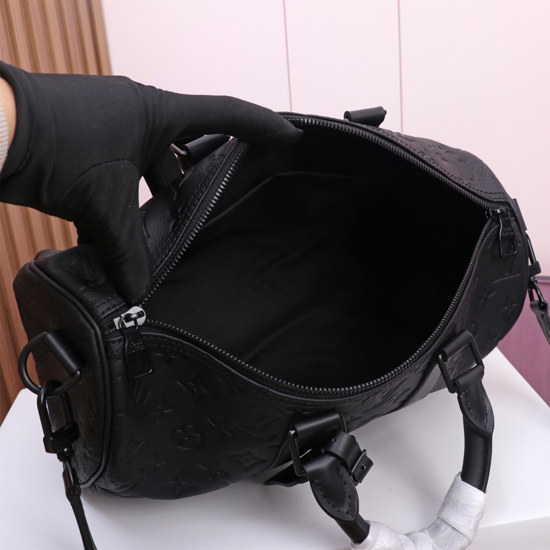 Louis Vuitton Keepall Bandouliere 35 Monogram Eclipse Travel Bag - Image 9