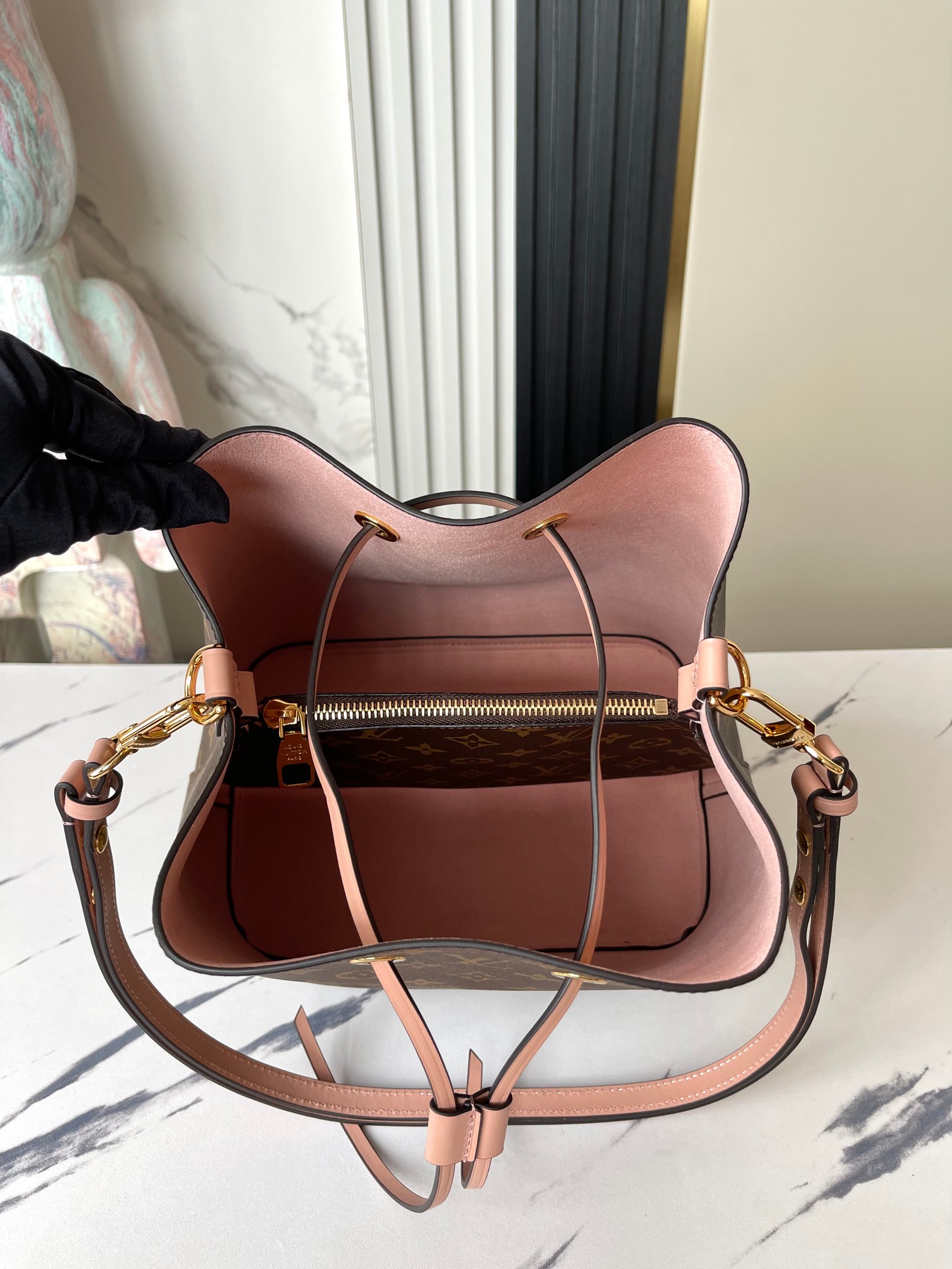 Louis Vuitton NeoNoe Bucket Bag M44022 in Pink Monogram Canvas - Image 9