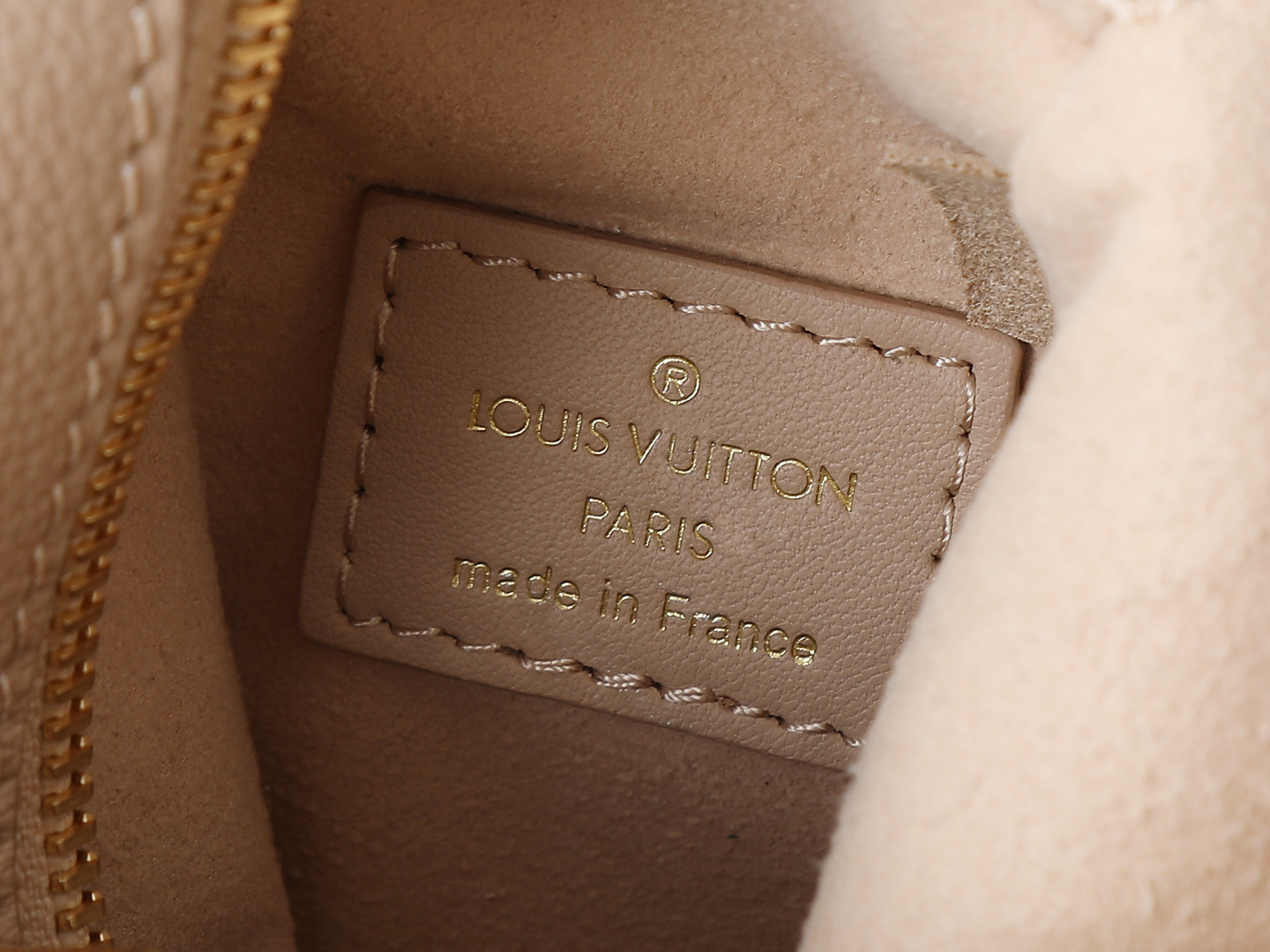 Louis Vuitton Side Trunk PM Small Crossbody Bag in Beige Leather - Image 9