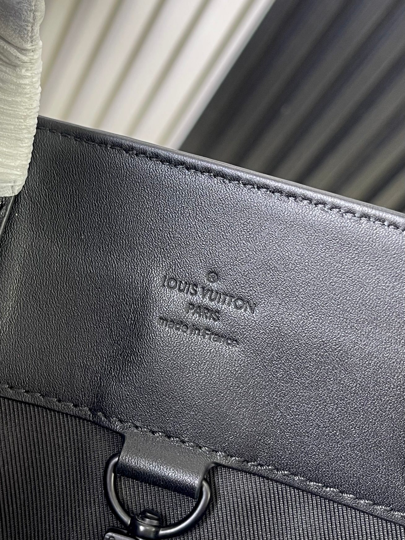 Louis Vuitton Maxi Noé M46693 Black Monogram Sling Bag - Image 9
