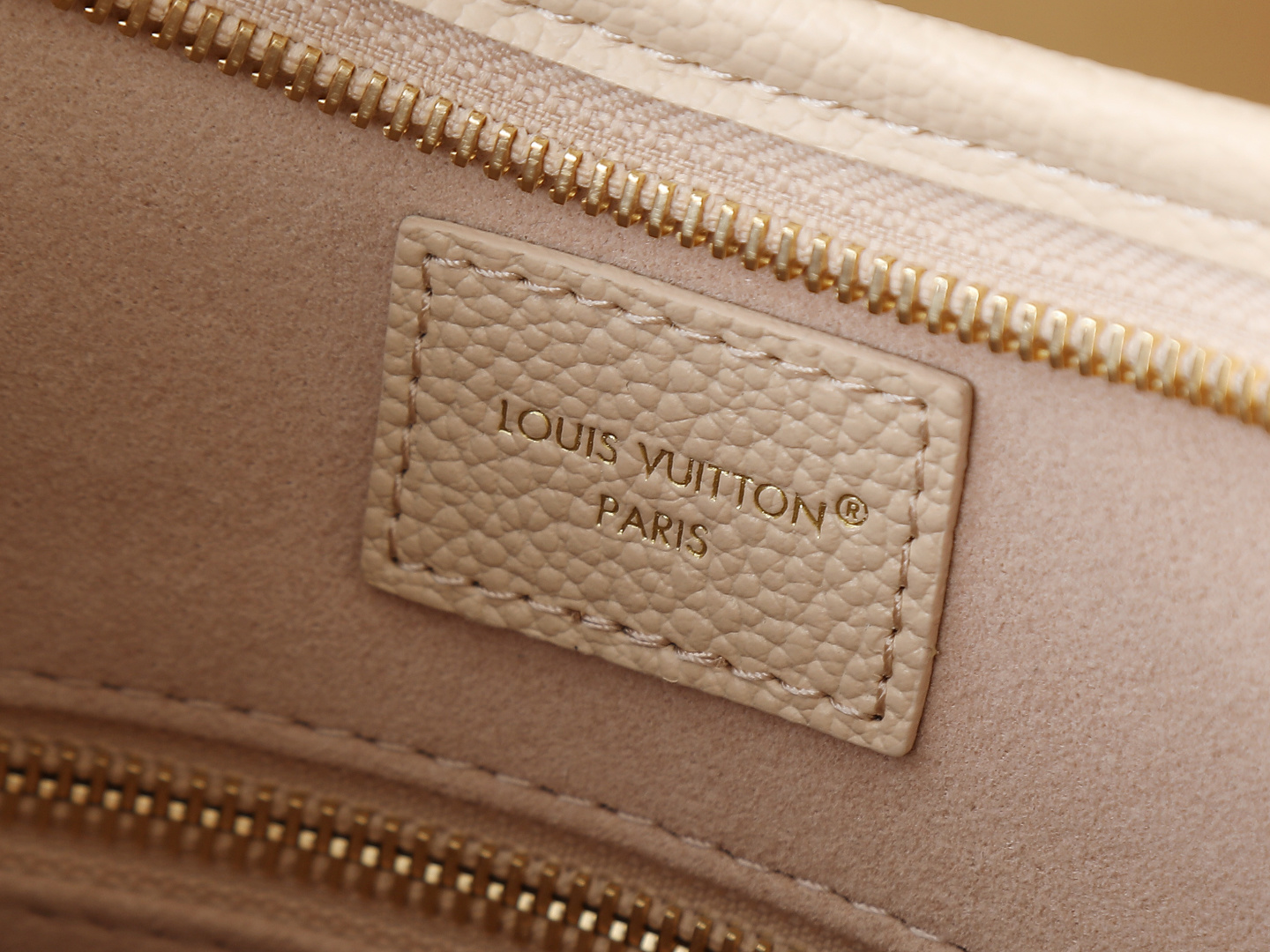 Louis Vuitton CarryAll Beige Leather Tote Bag - Image 9