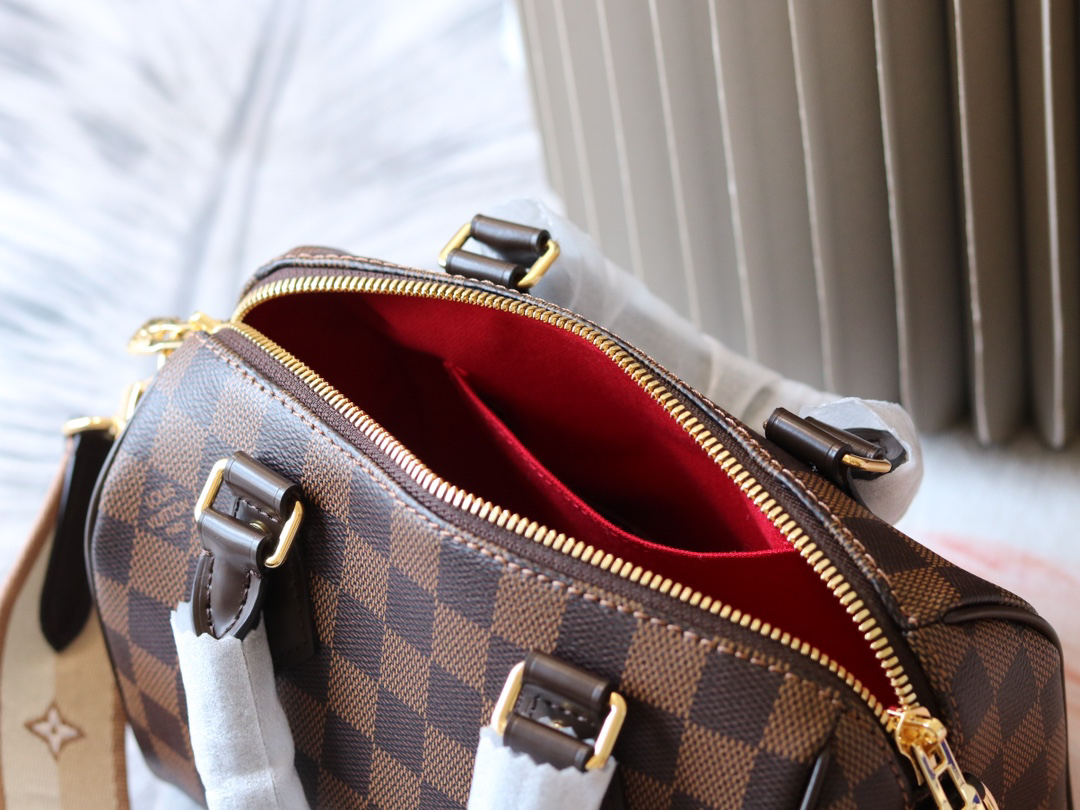 Speedy Bandoulière 20 Monogram Canvas Crossbody Bag - Image 9