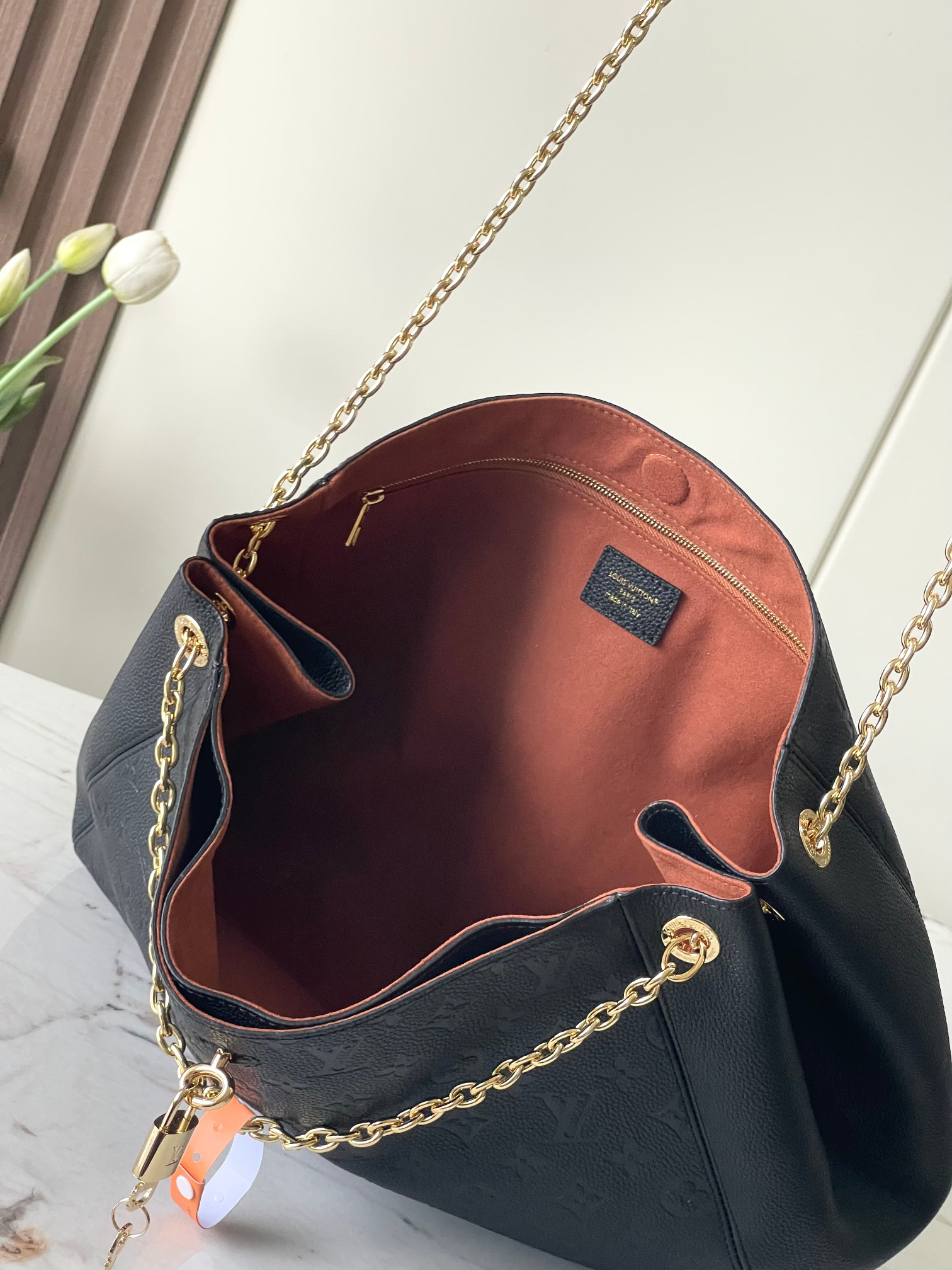 Louis Vuitton Anytime Medium Crossbody Bag in Monogram Empreinte Leather - Image 9