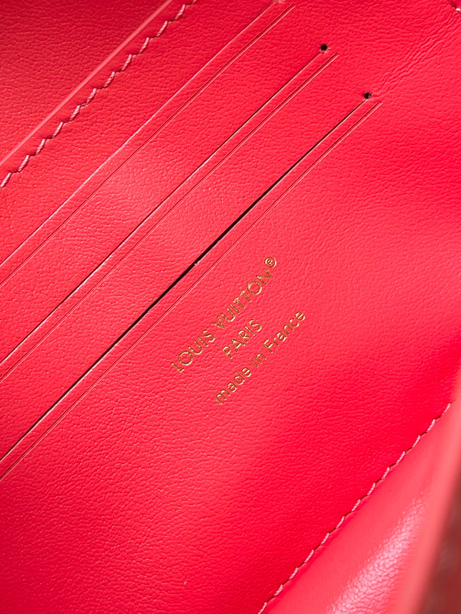 Louis Vuitton LV Bloom Wallet On Chain - Image 9