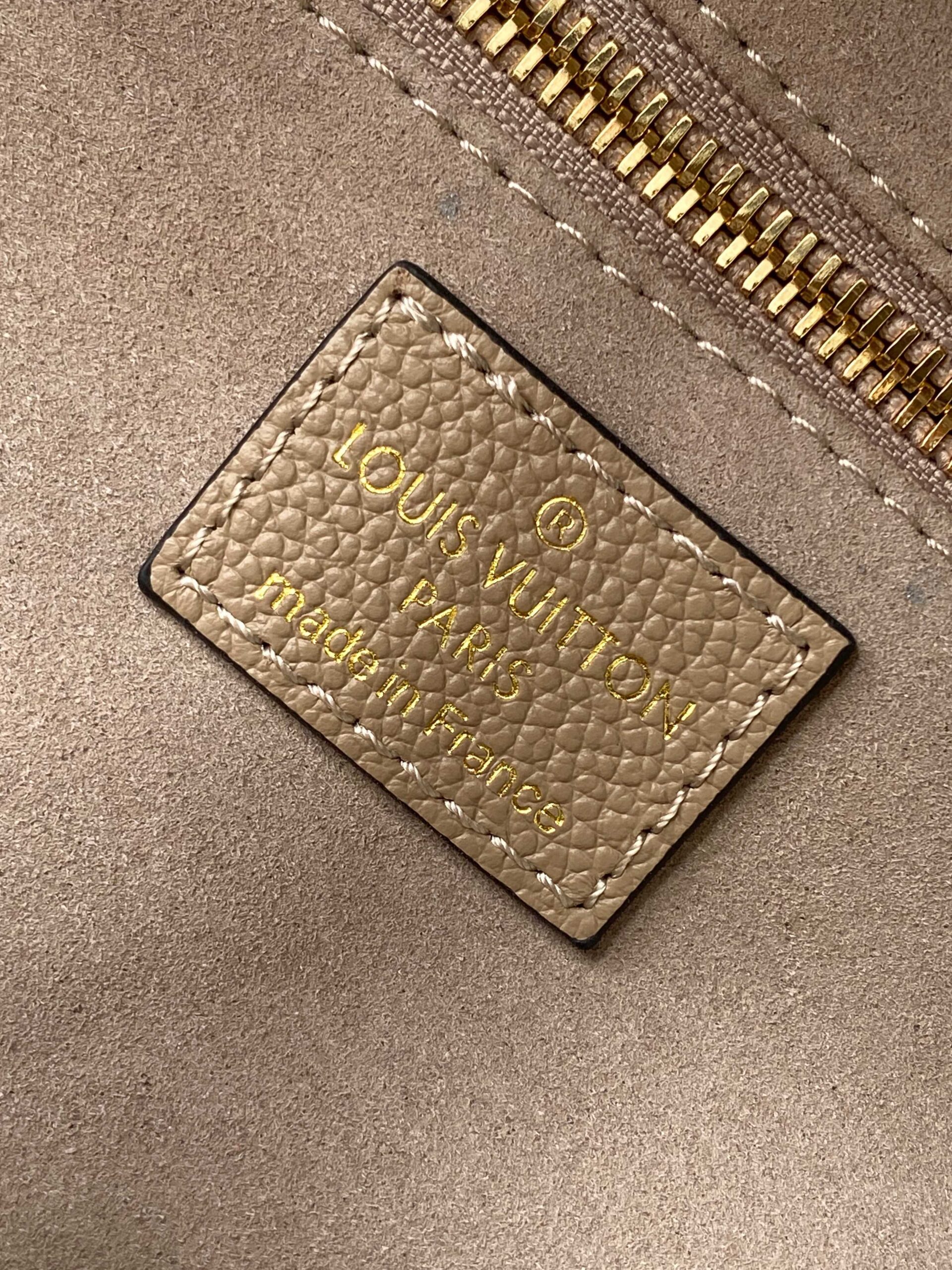 Louis Vuitton Neverfull Medium Shopping Tote with Detachable Zipped Pouch - Image 9