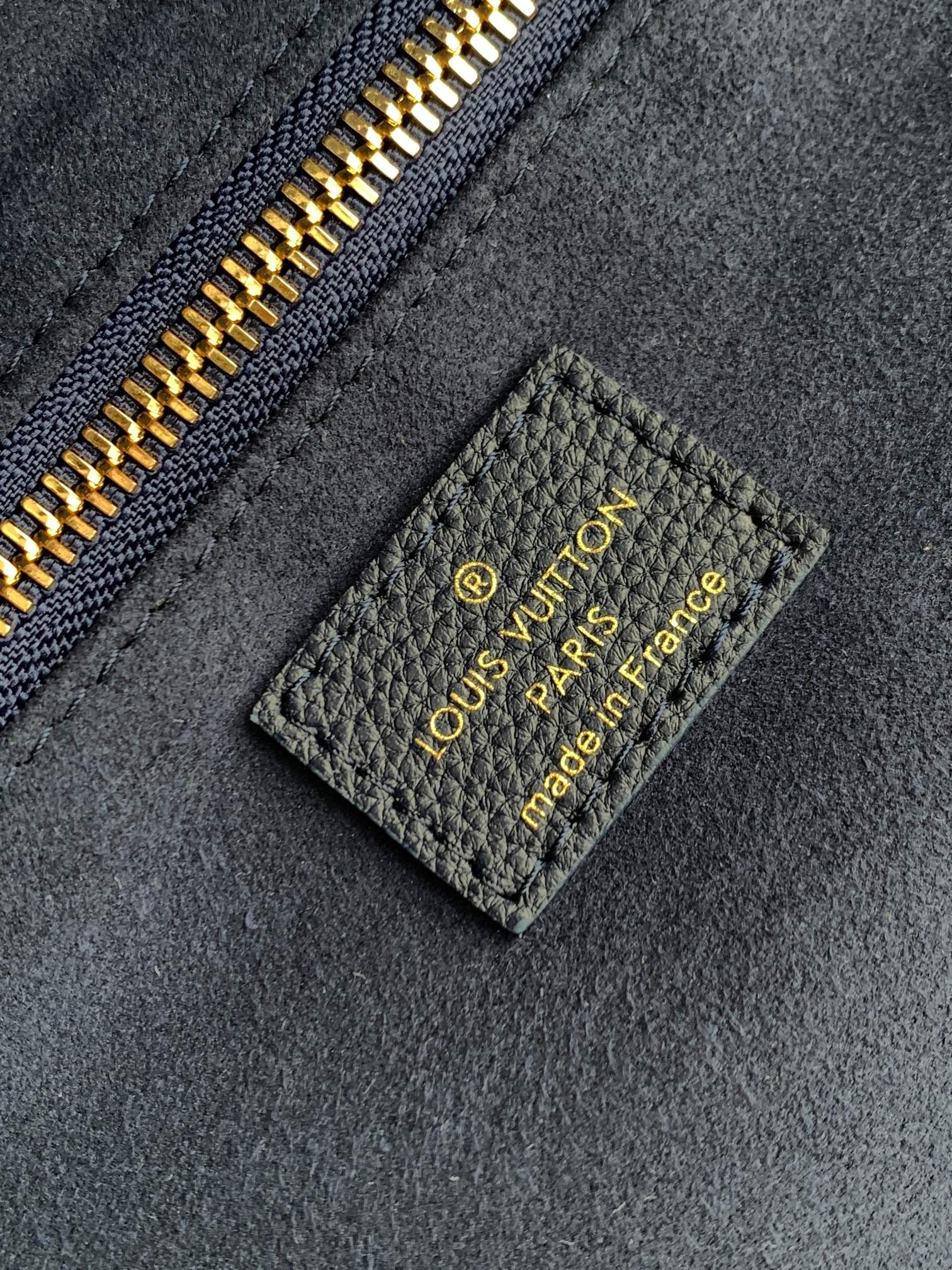 Louis Vuitton Neverfull MM Tote Bag with Detachable Zip Pouch - Image 9