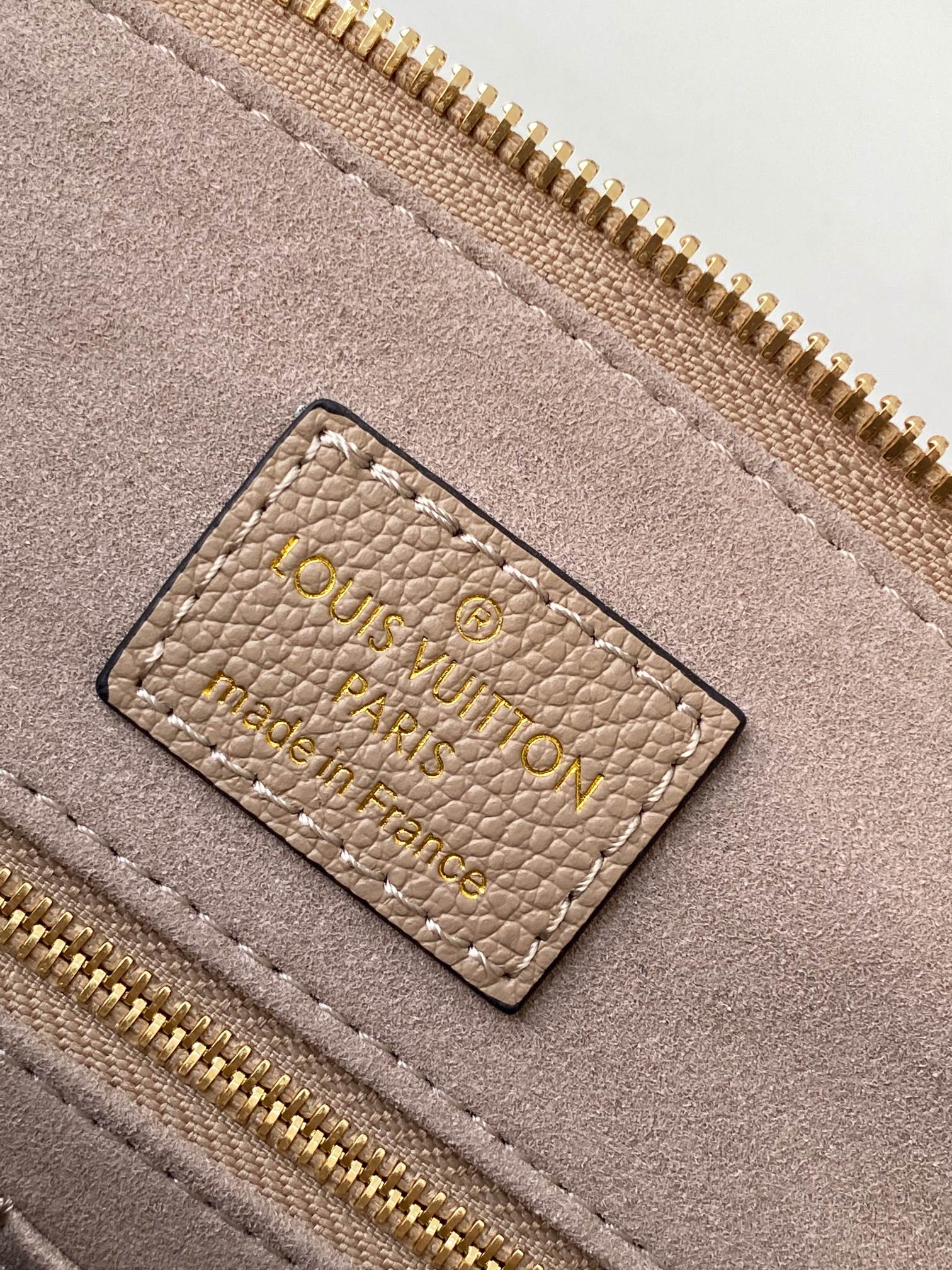 Louis Vuitton Grand Palais Handbag M45833 - Image 9
