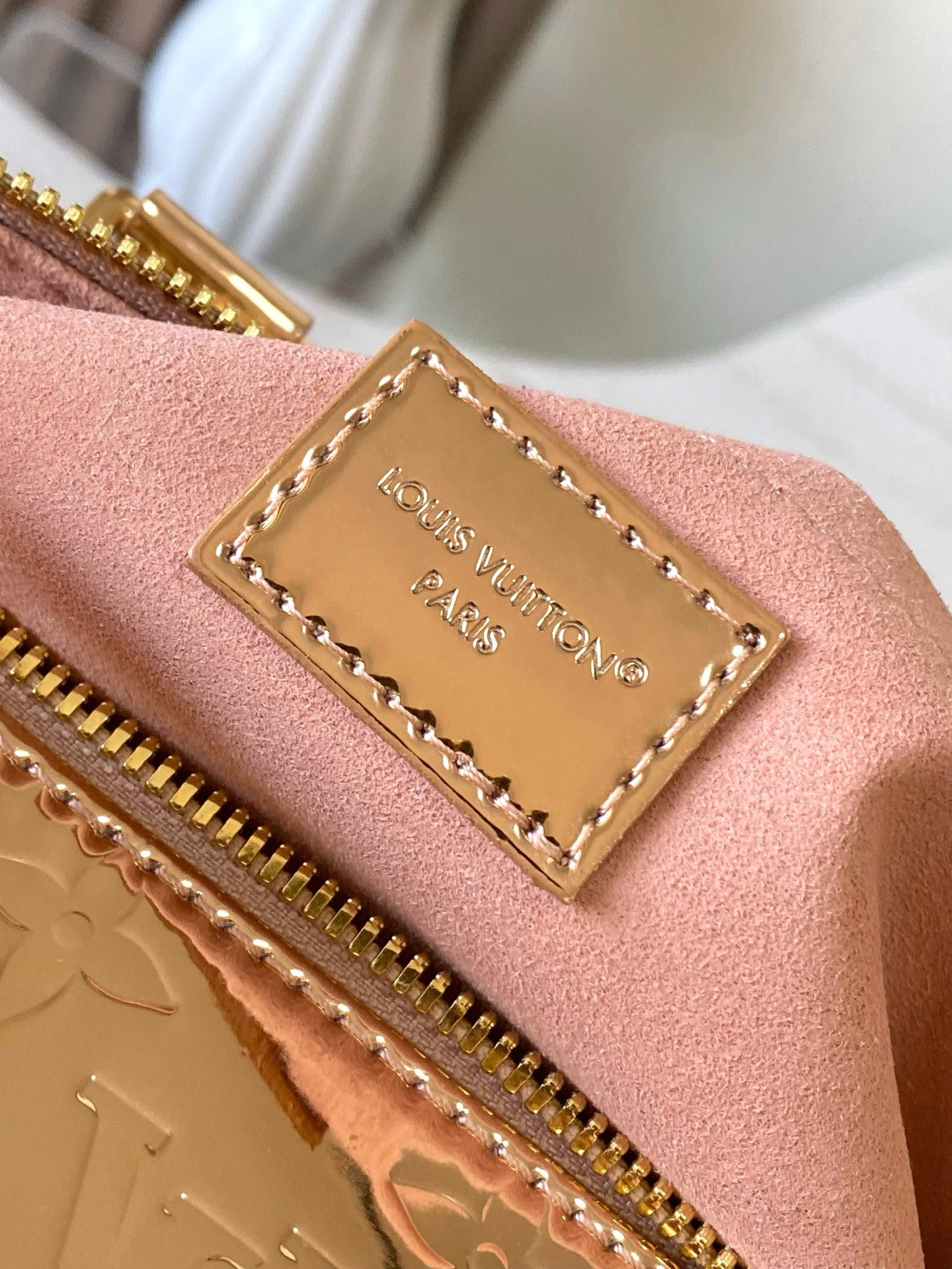 Louis Vuitton Speedy Bandoulière 25 Crossbody Bag in Rose Gold Monogram Mirror Canvas - Image 10