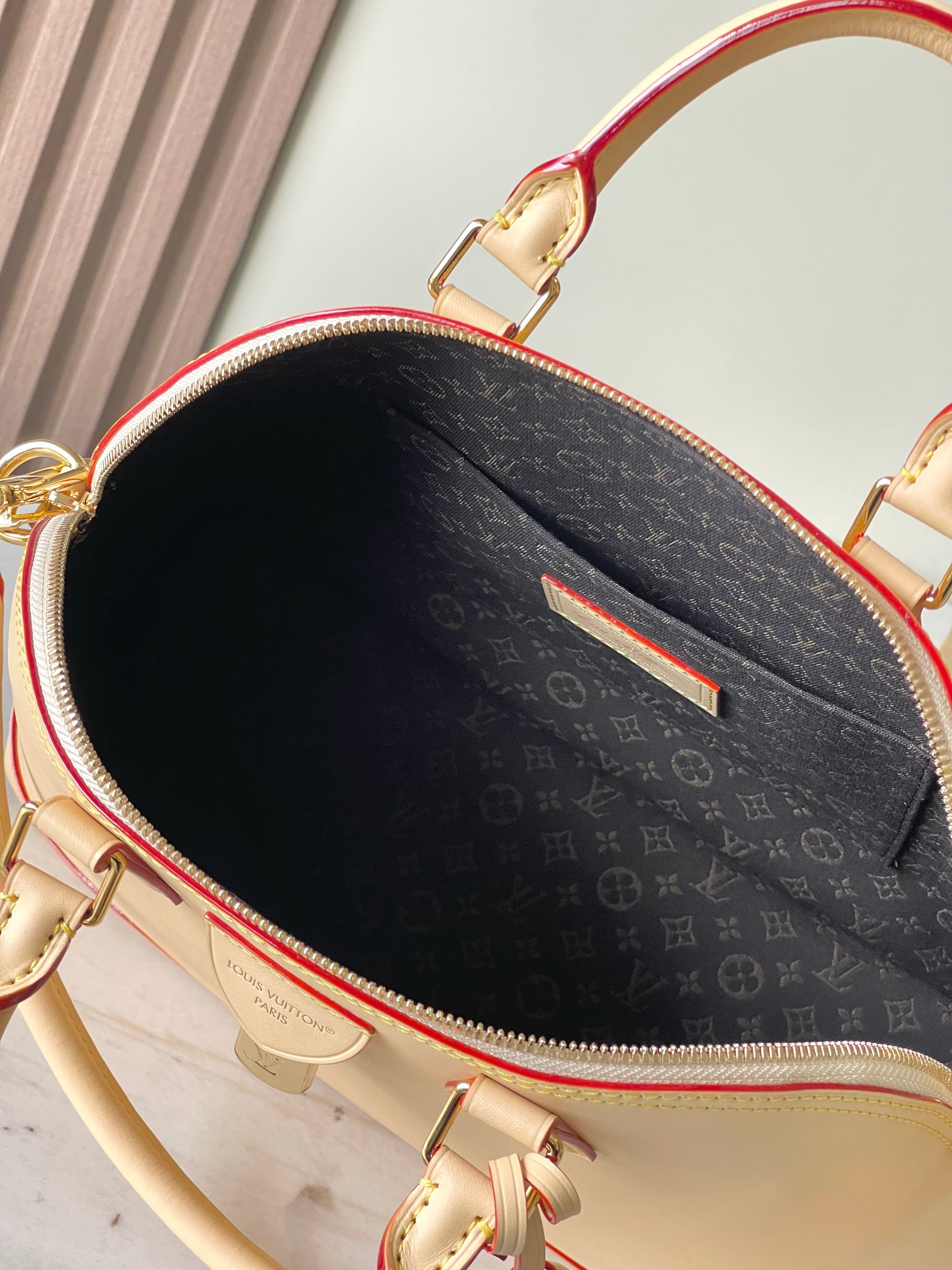 Louis Vuitton Alma Small Handbag - Image 10