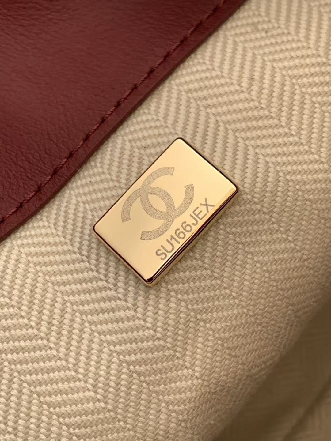 Chanel 26B AS6537 Small Leather Bucket Crossbody Bag - Image 10