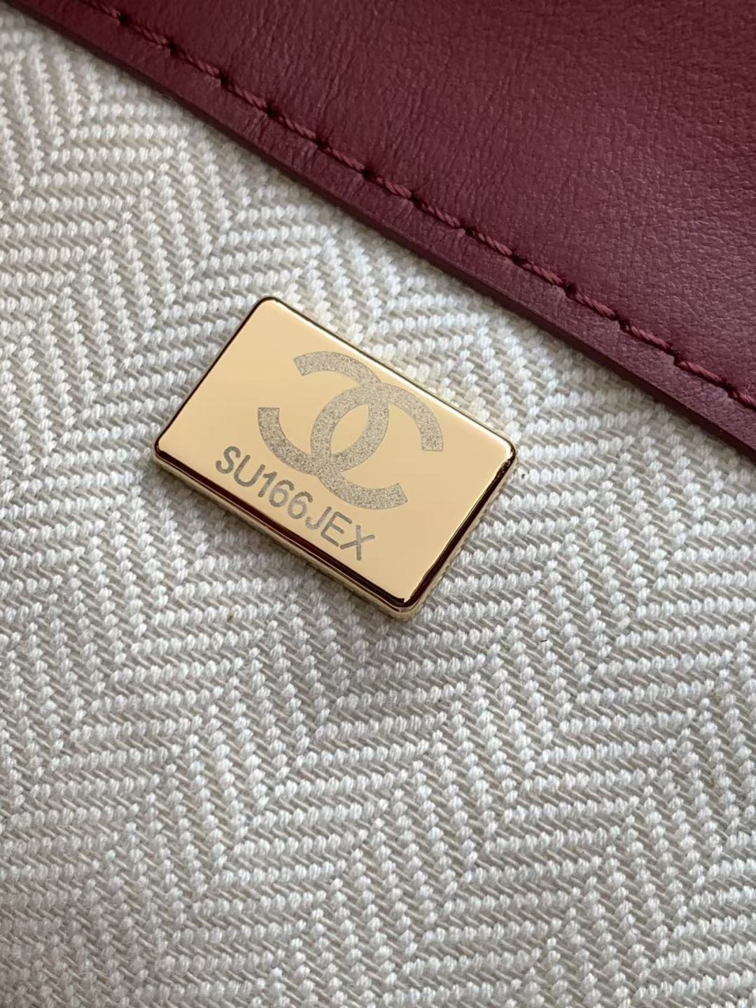 Chanel 26B AS6537 Small Calfskin Bucket Crossbody Bag - Image 10