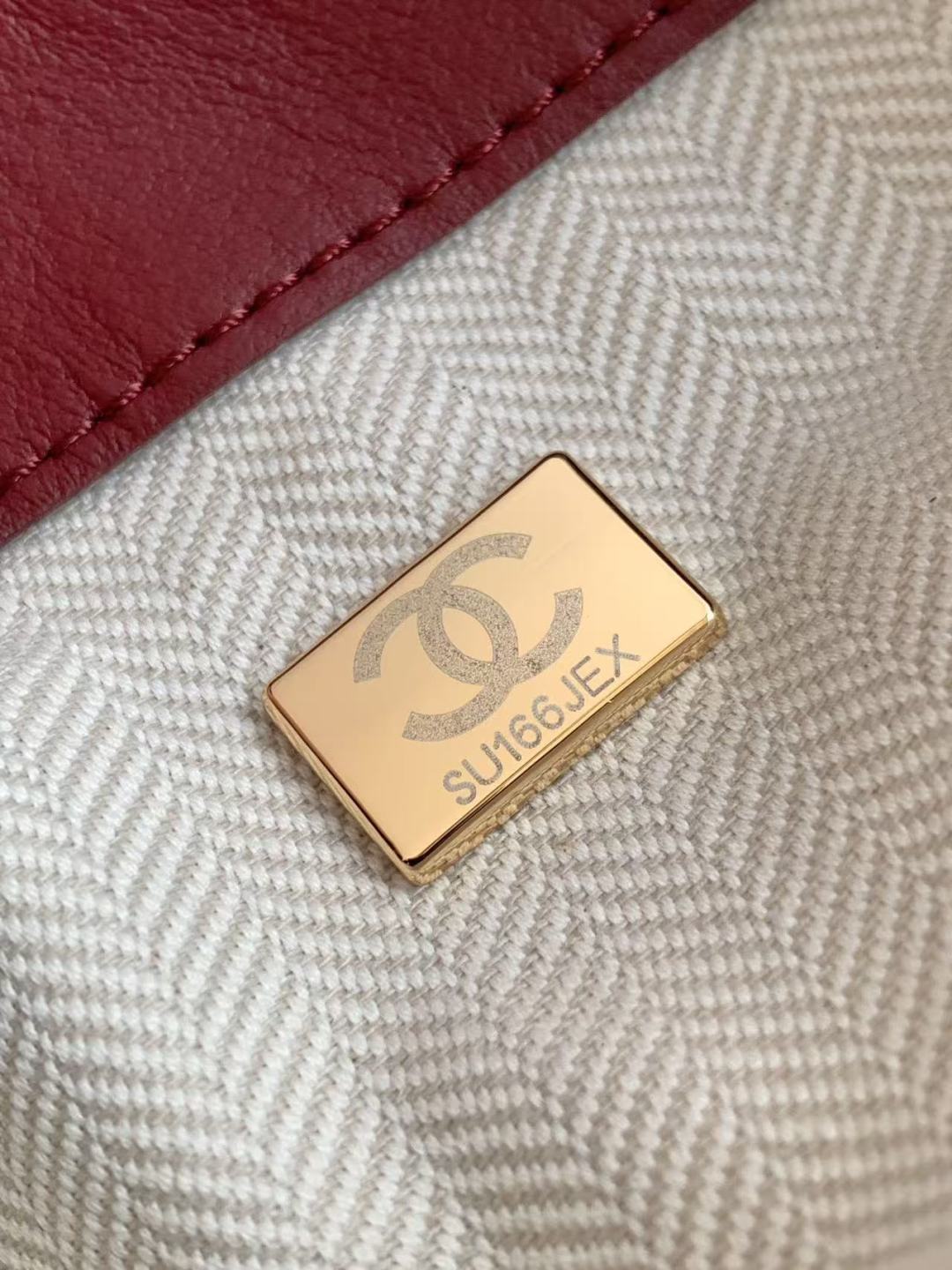 Chanel 26B AS6537 Small Calfskin Bucket Shoulder Bag - Image 10