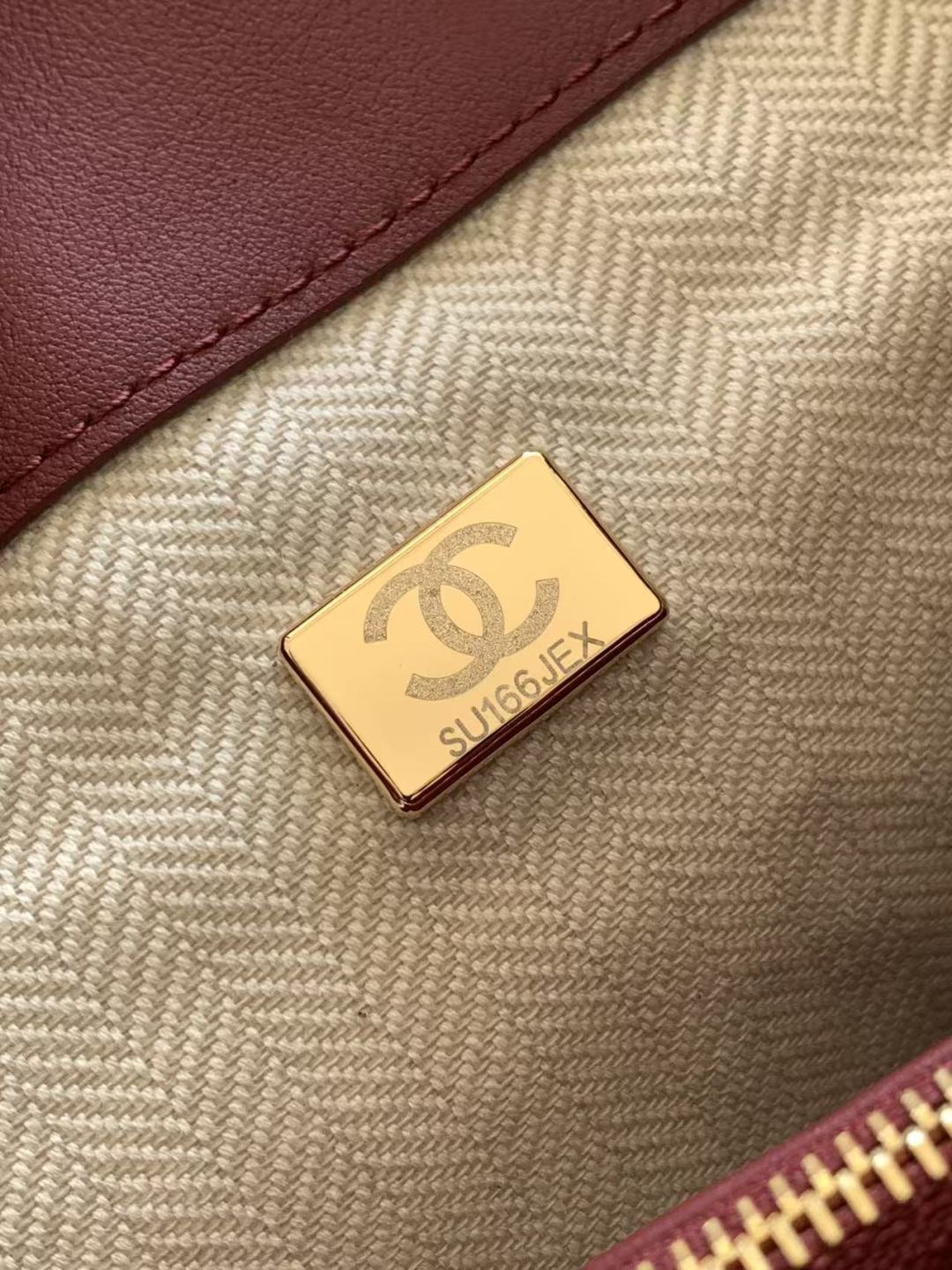 Chanel 26B AS6584 Large Bucket Crossbody Bag - Image 10