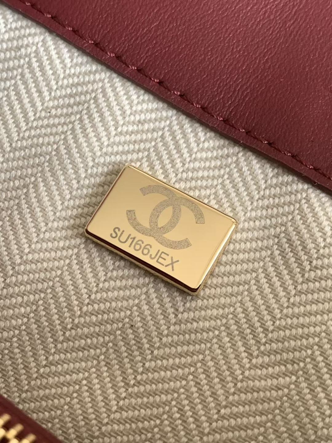 Chanel 26B AS6584 Large Calfskin Bucket Crossbody Bag - Image 10
