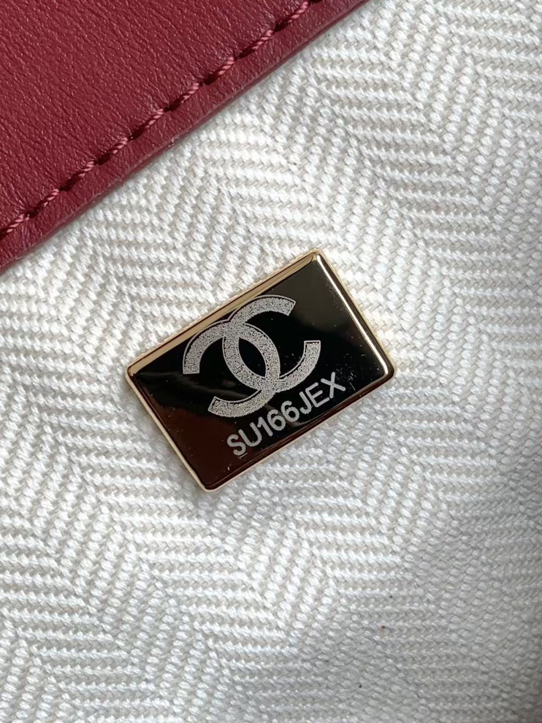 Chanel 26B AS6584 Large Leather Bucket Crossbody Bag - Image 10