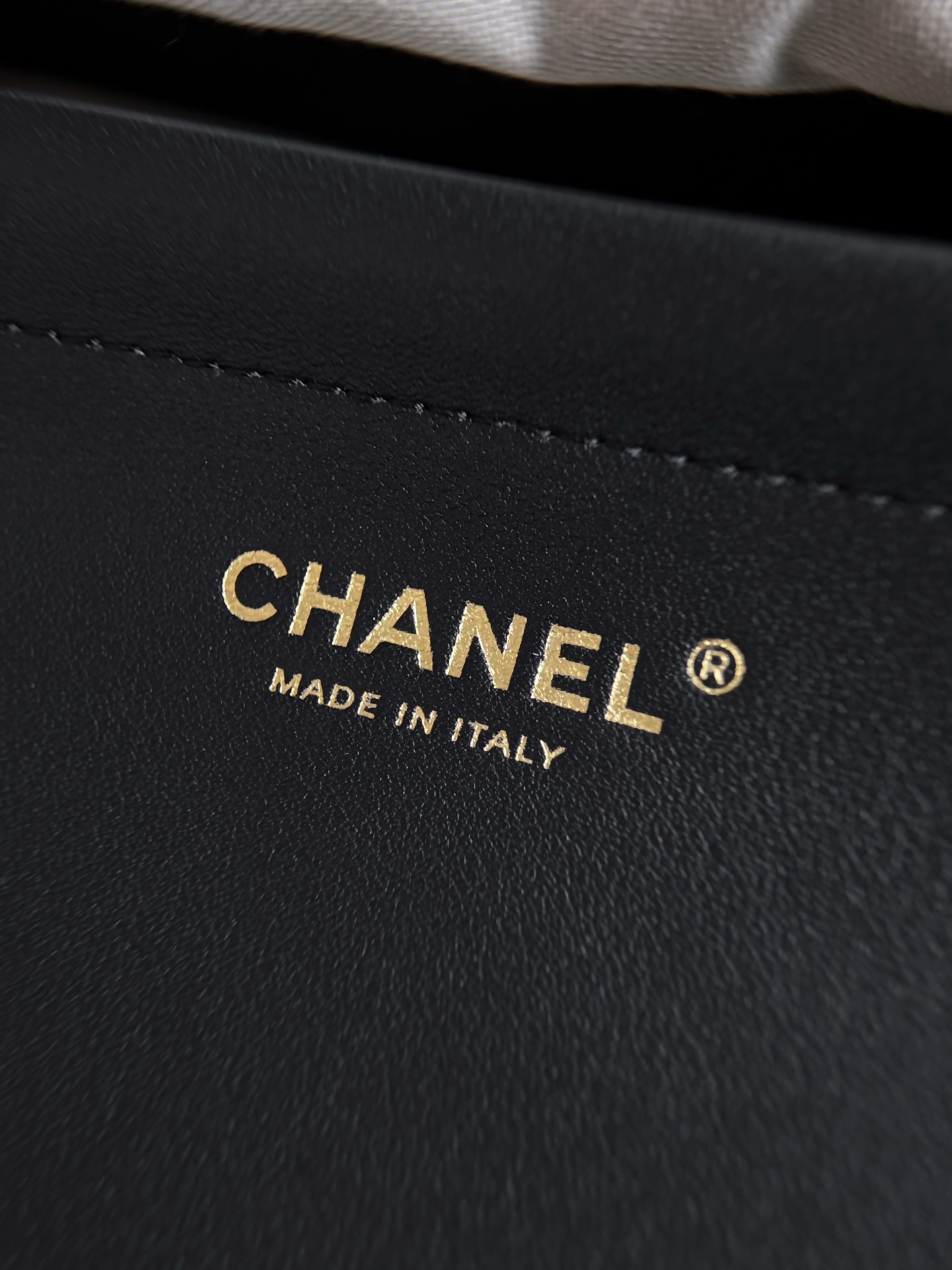 Chanel 26A Metiers d'Art Leopard-Print Baguette Shoulder Bag - Image 10