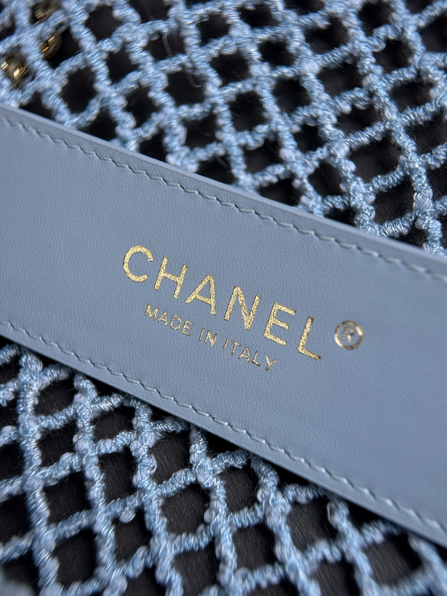 Chanel Hook-Woven Chain Shoulder Bag - Image 10