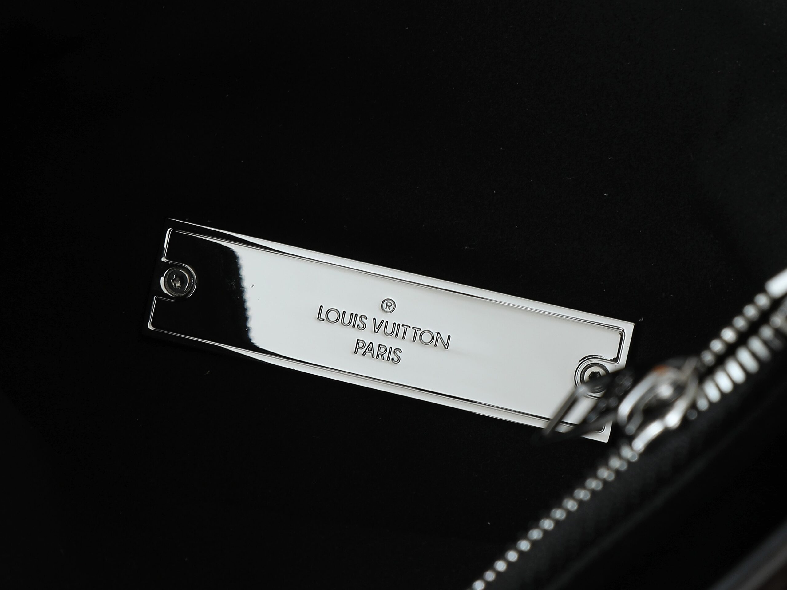 Louis Vuitton Dauphine Soft Medium Crossbody Bag M13450 in Black Leather - Image 10