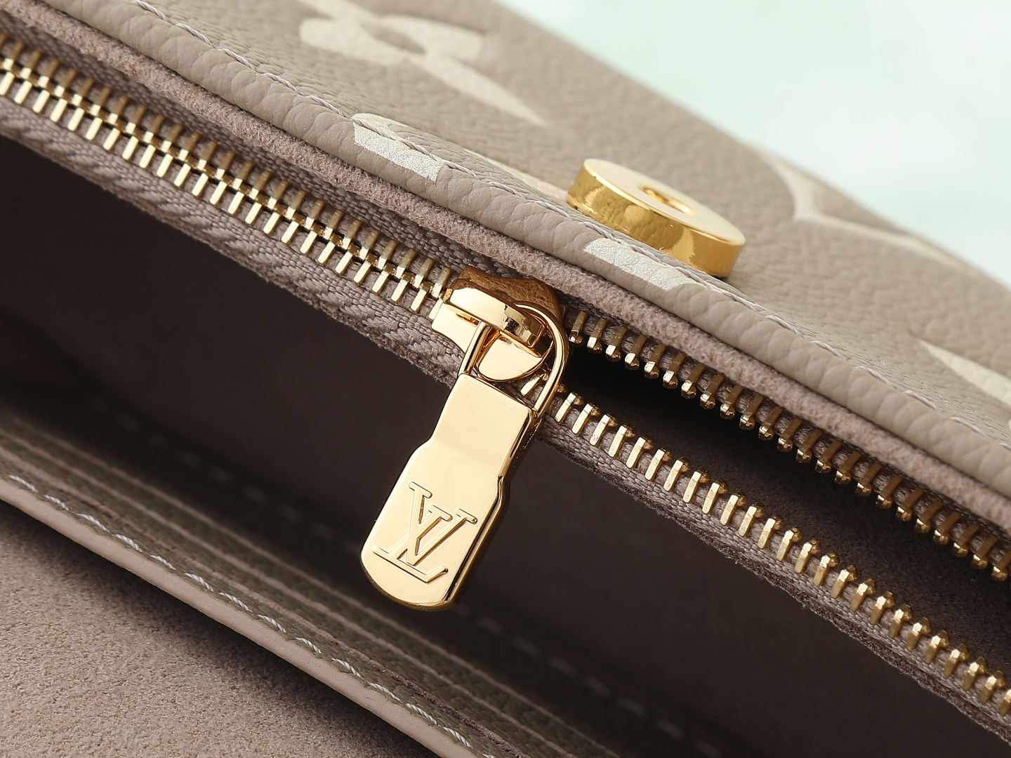 Louis Vuitton Wallet On Chain Ivy M82211 in Gray Monogram Canvas - Image 10