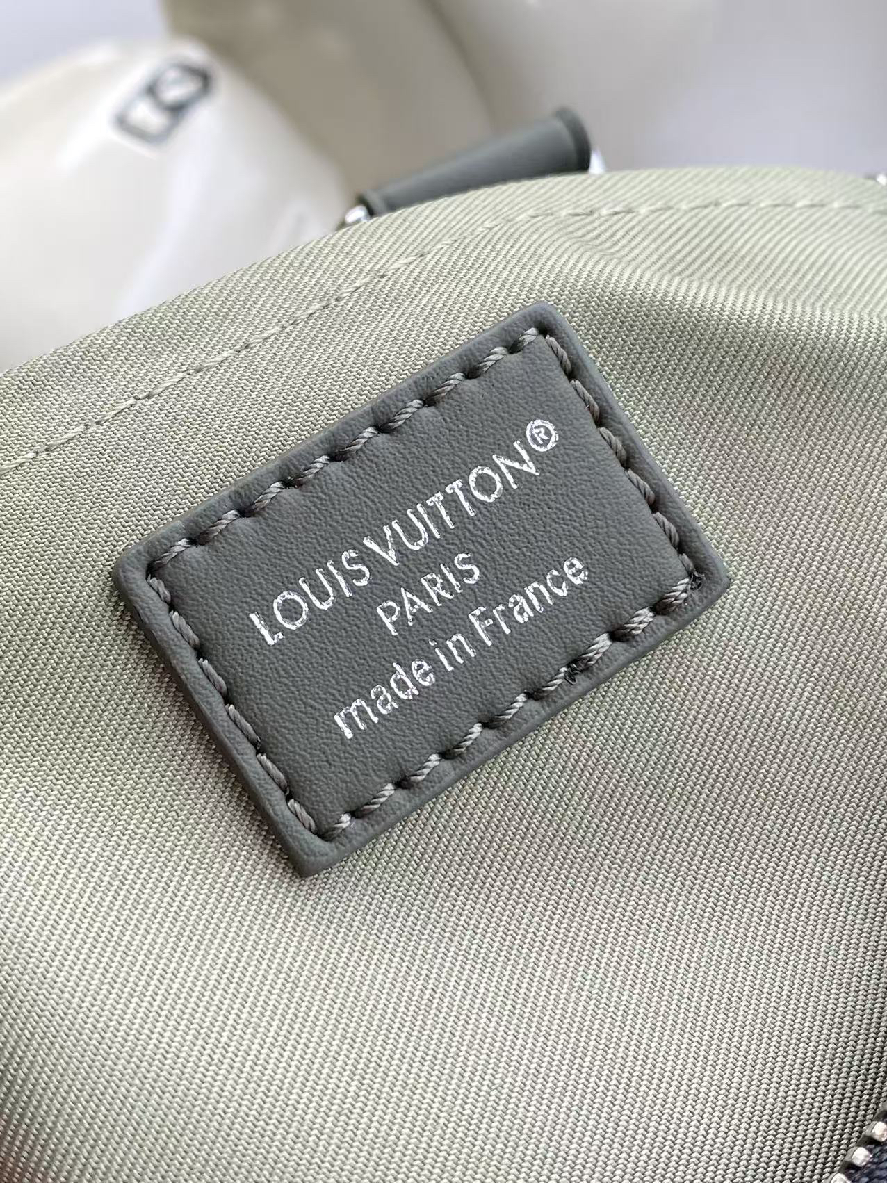 Louis Vuitton Keepall Bandoulière 25 Monogram Eclipse Shoulder Bag - Image 10
